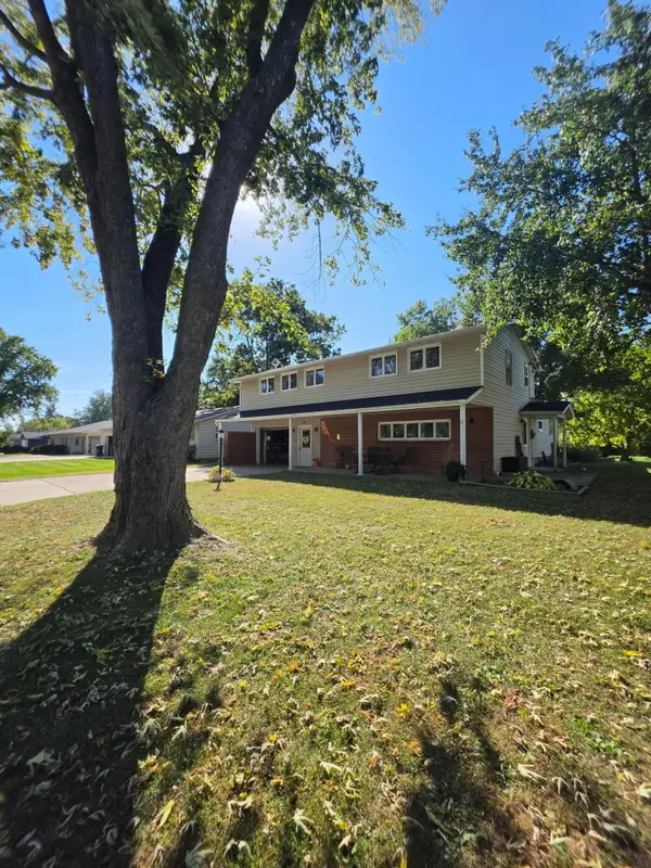 723 Saint Charles St., Moberly, MO 65270