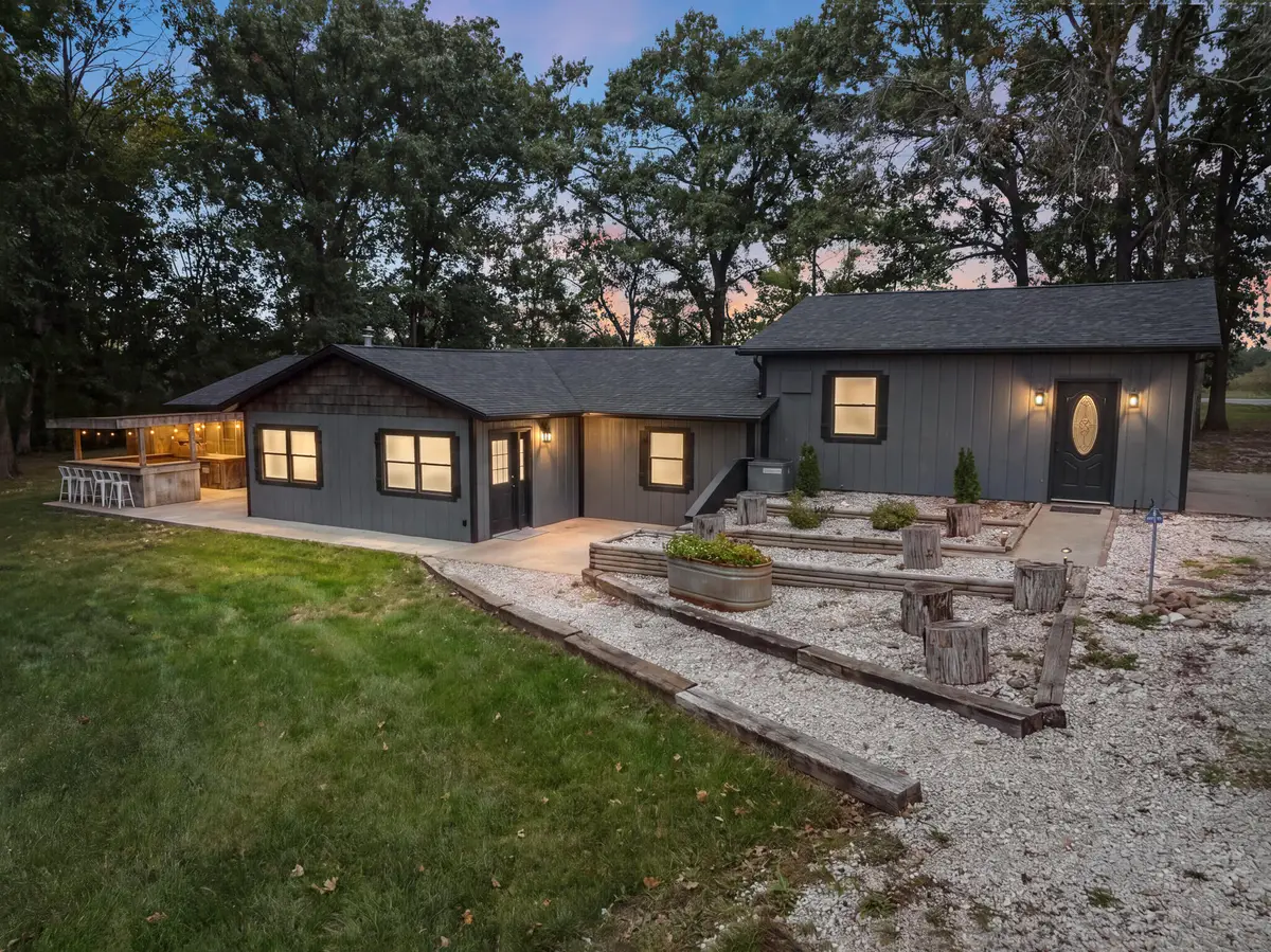 3098 County Road 2320, Moberly, MO 65270 - #1