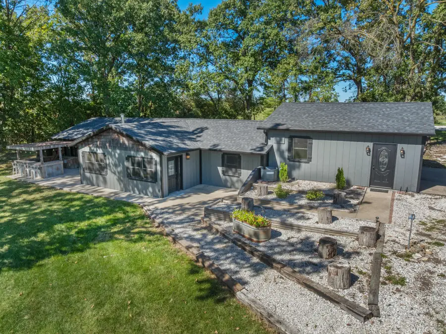 3098 County Road 2320, Moberly, MO 65270 - #3
