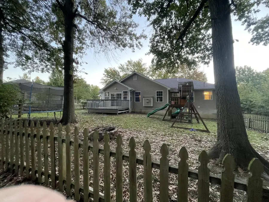 1855 Cedar Lake Dr., Moberly, MO 65270 - #3