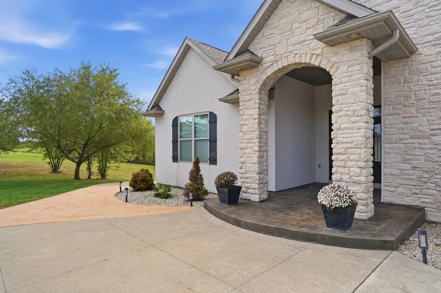 3658 State Highway Jj, Moberly, MO 65270 - #3