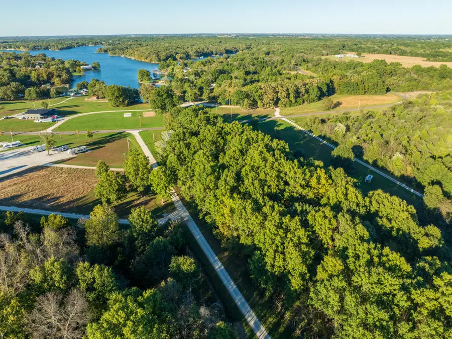 W Squaw, Keytesville, MO 65261 - #2