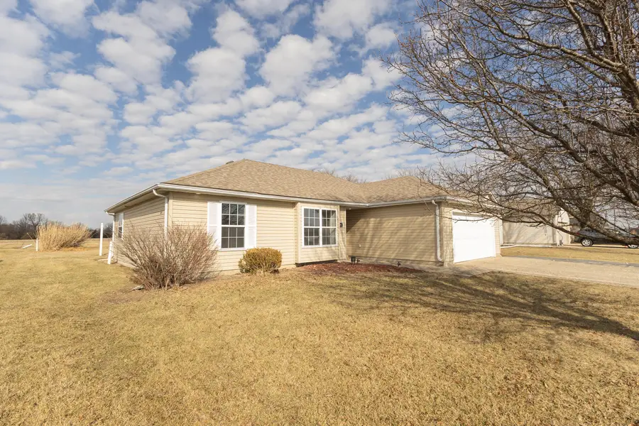 709 E Terrill Road, Moberly, MO 65270 - #2