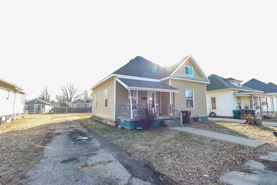 700 Cleveland Ave., Moberly, MO 65270 - #3