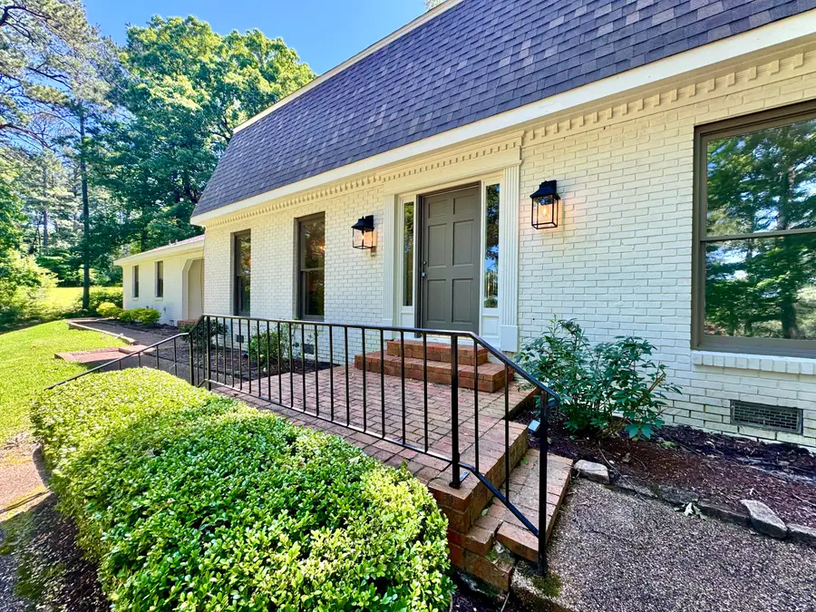 2404 7th St, Columbus, MS 39705 - #2