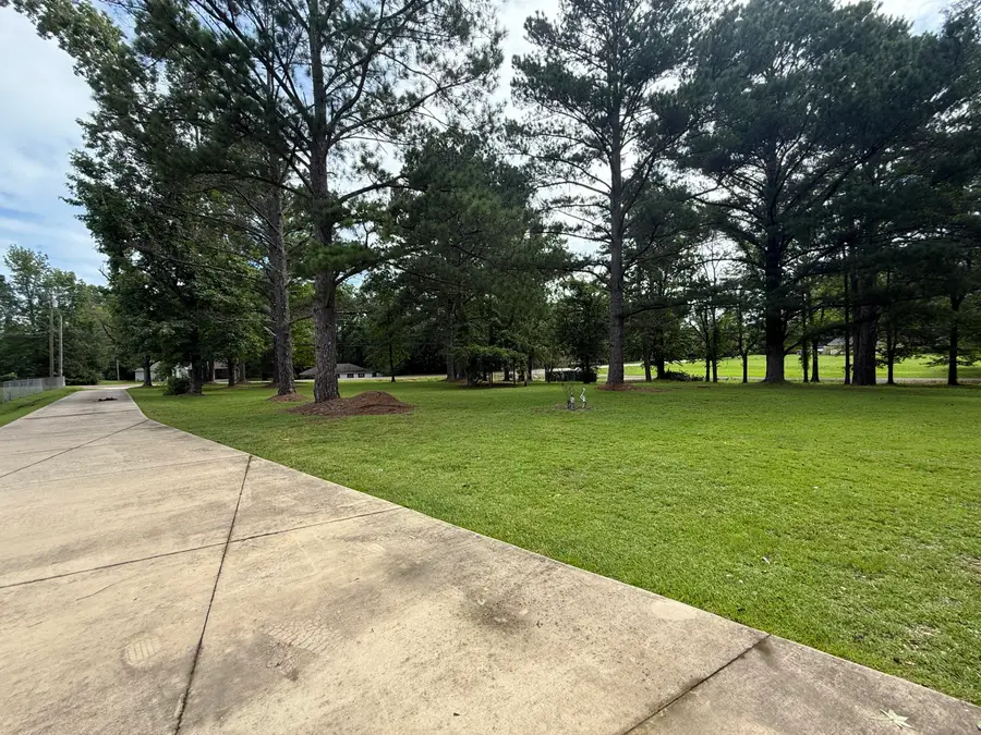 2654 Yorkville Rd, Columbus, MS 39702 - #3