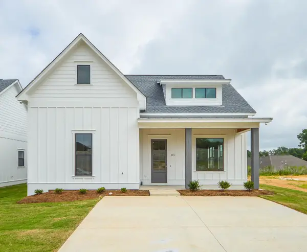 141 Molly Dr, Starkville, MS 39759