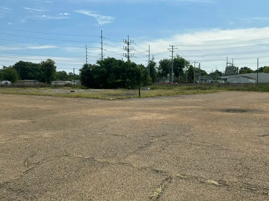 College St, Columbus, MS 39701 - #2