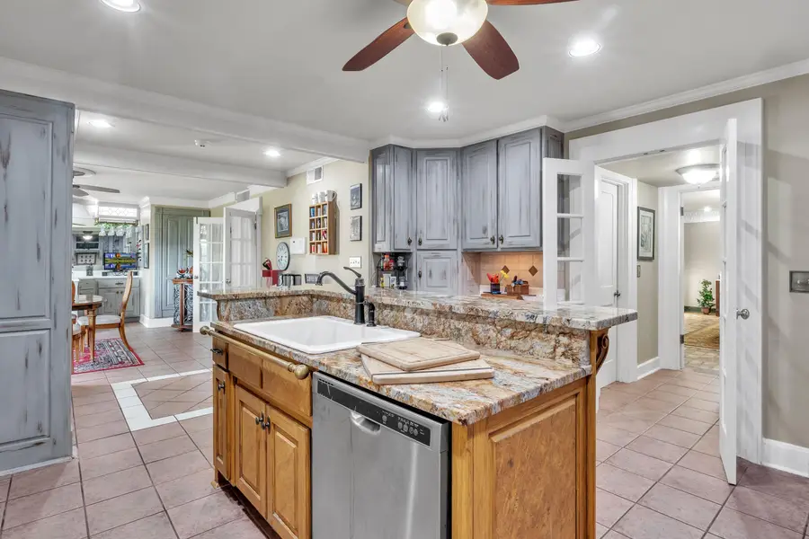 1801 Evans Rd, Columbus, MS 39701 - #3