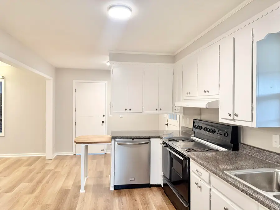 619 Alabama St, Columbus, MS 39702 - #3