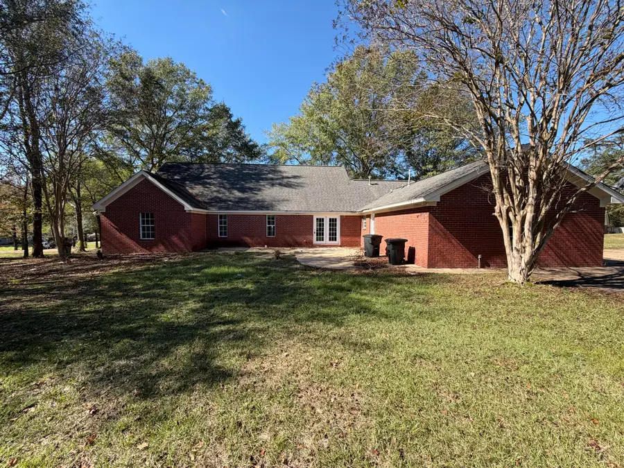 83 Bowling Green Cir, Columbus, MS 39702 - #2