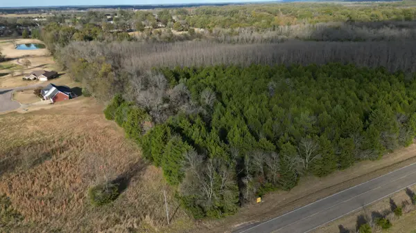 N Frontage Rd, Columbus, MS 39701