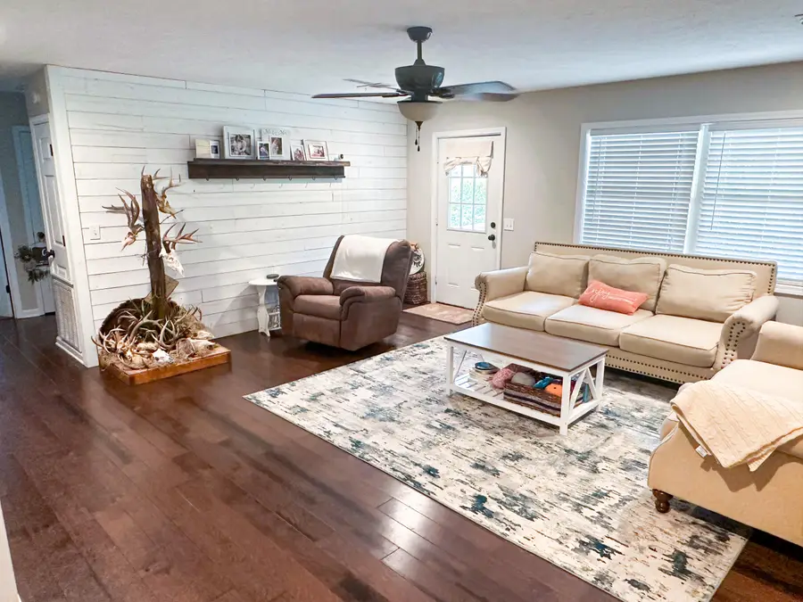 1674 Gin House Rd., Cedarbluff, MS 39741 - #3