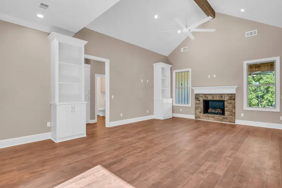 216 E Briar Lake Dr, Starkville, MS 39759 - #3