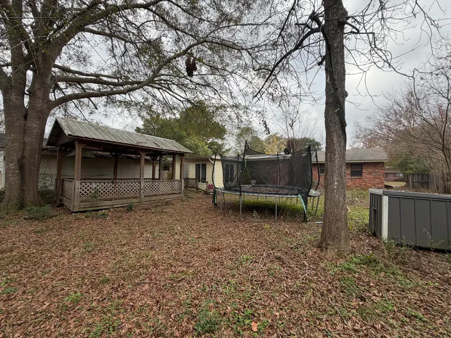 405 Springdale Dr, Columbus, MS 39702 - #2