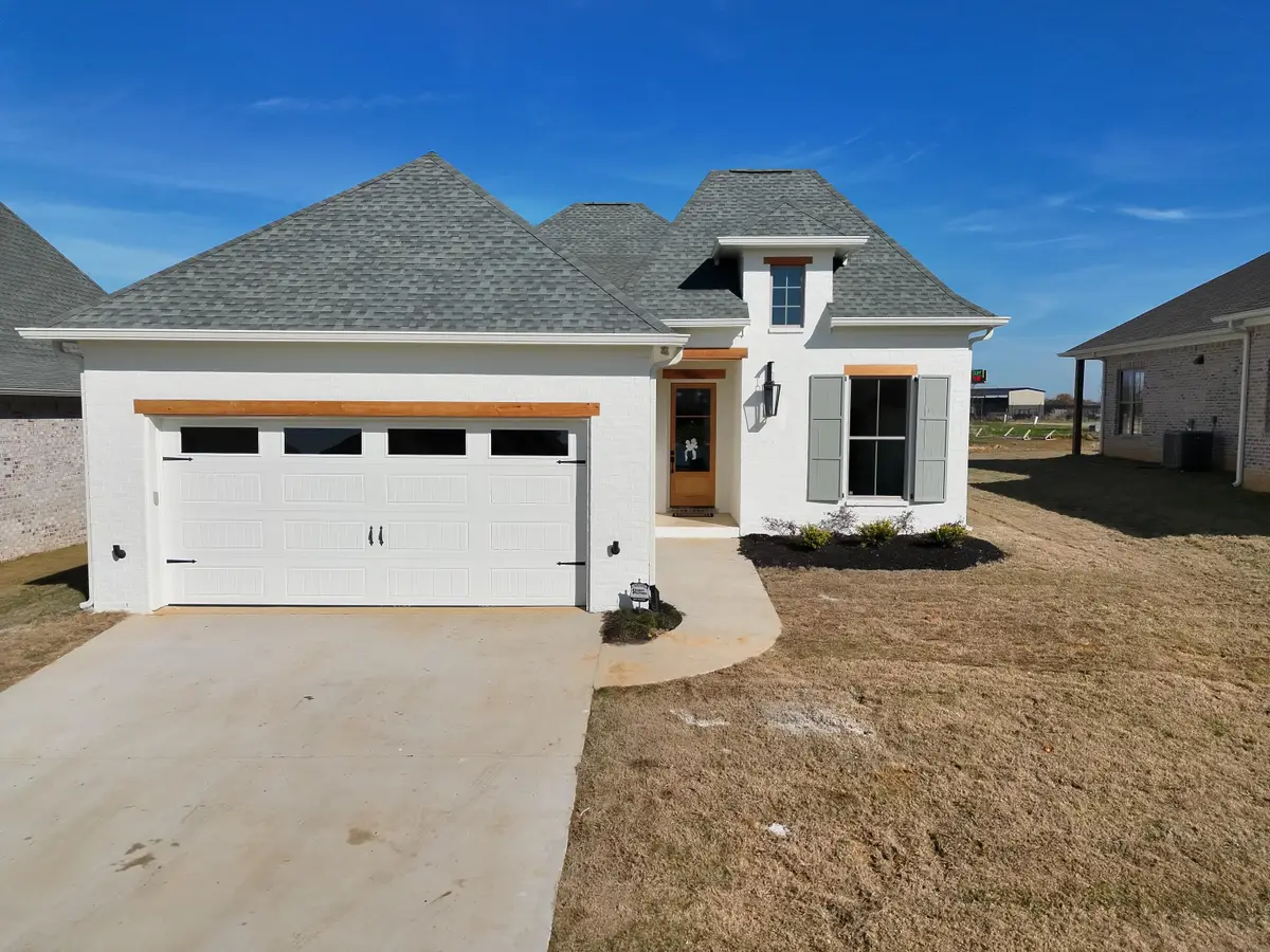 28 Breezeway Cv, Columbus, MS 39701 - #1