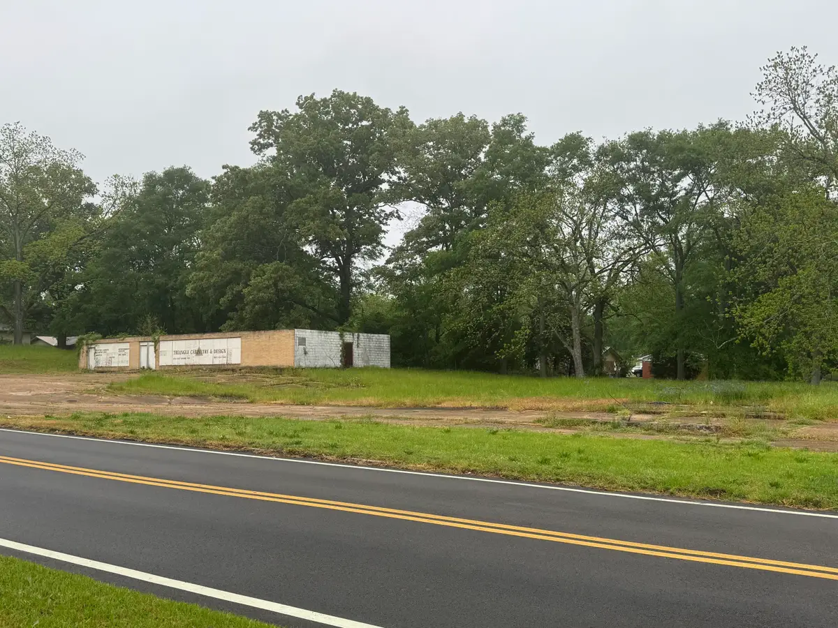 1046 E Brame Ave, West Point, MS 39773 - #1