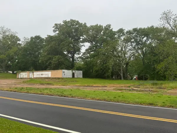 1046 E Brame Ave, West Point, MS 39773