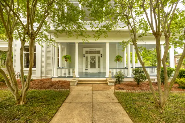 1001 10th St, Columbus, MS 39701