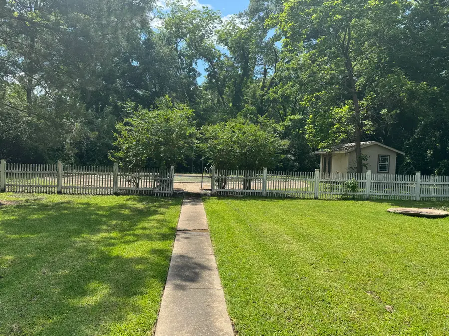 229 S Division St, West Point, MS 39773 - #3