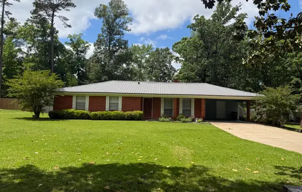 421 Mcminn, Louisville, MS 39339