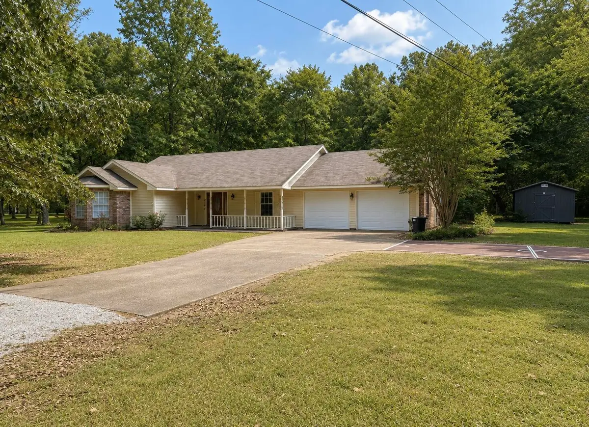 325 Wolfe, Columbus, MS 39705 - #1