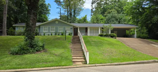 1099 Southdown Pkwy, Columbus, MS 39701