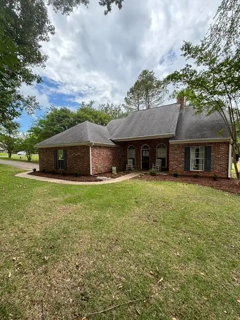201 Winterset, Starkville, MS 39759 - #2