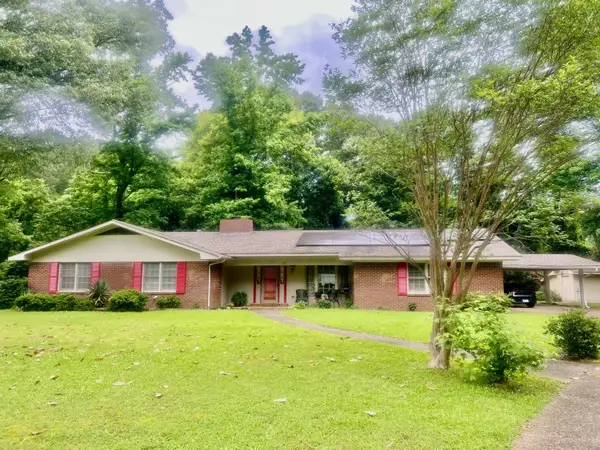 77 Azalea, Columbus, MS 39705