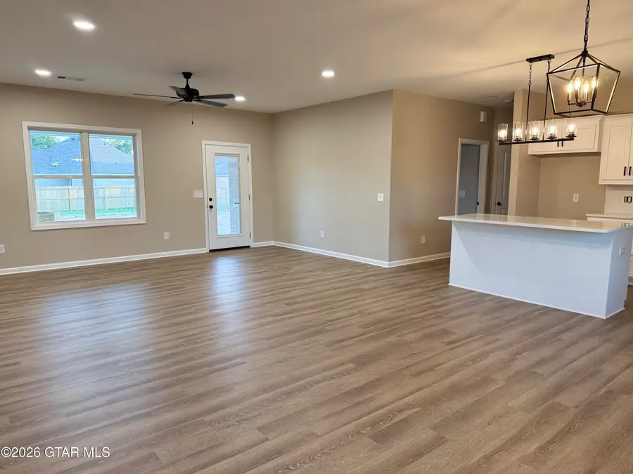 690 Jones, Columbus, MS 39702 - #2