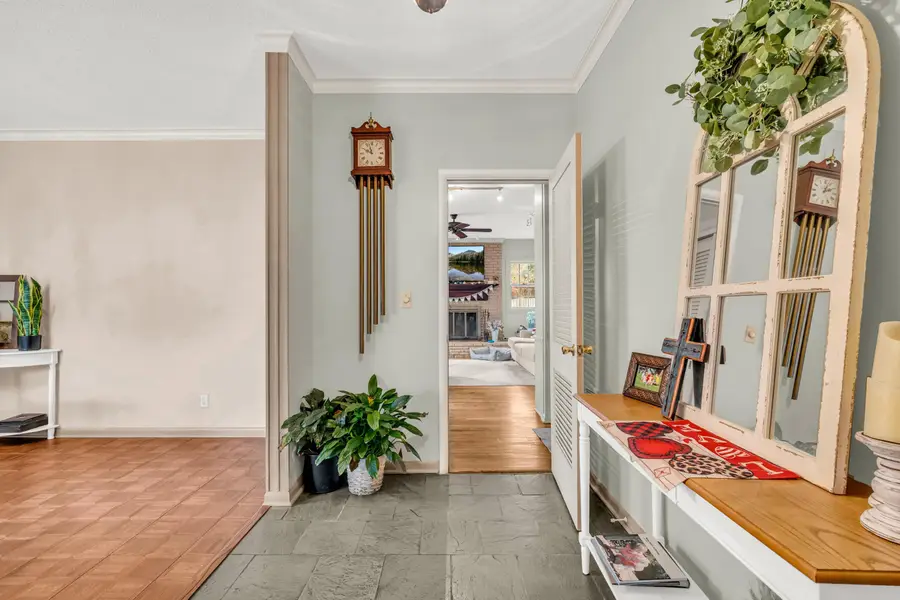 803 19th Ave, Columbus, MS 39701 - #3