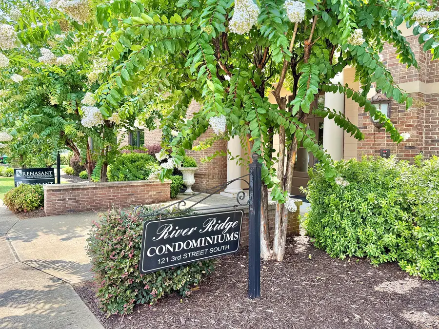 121 3rd Street South #unit 8, Columbus, MS 39701 - #2