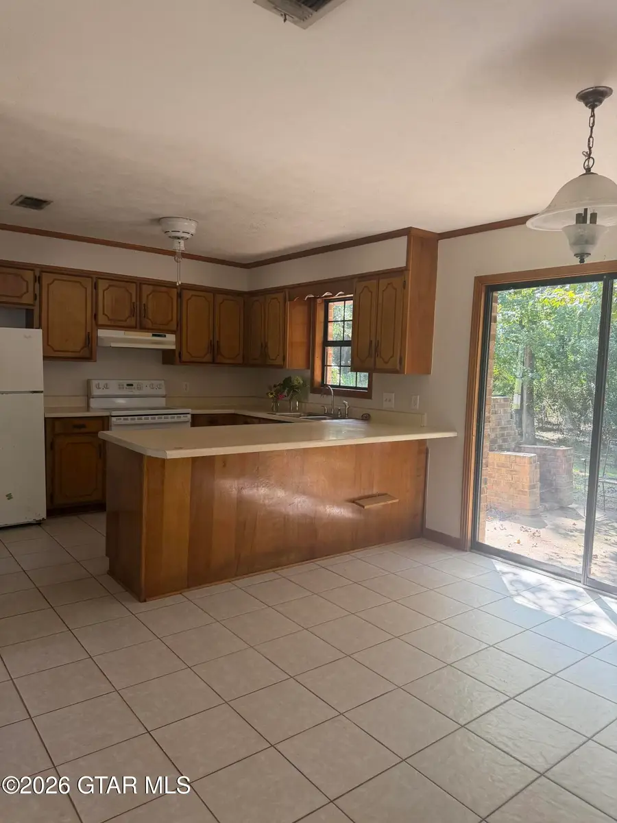 255 Shirley, Columbus, MS 39702 - #3