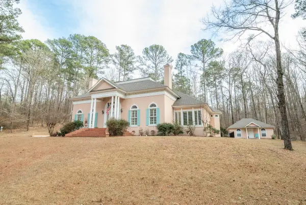 112 Steeplechase Drive, Columbus, MS 39701