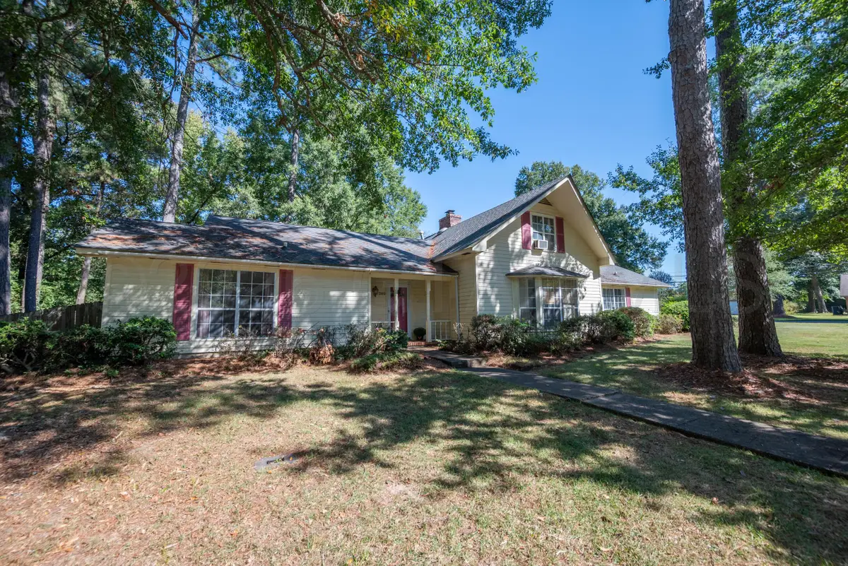 200 Honeysuckle, Starkville, MS 39759 - #1