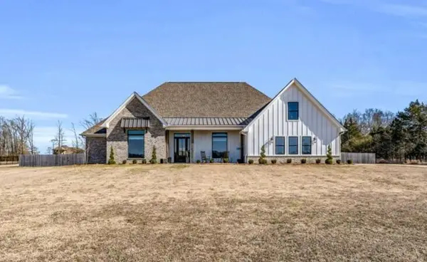 820 Prairie Waters Drive, Columbus, MS 39701