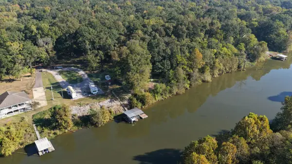 776 Moores Creek, Columbus, MS 39701