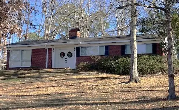 2010 7th St, Columbus, MS 39701