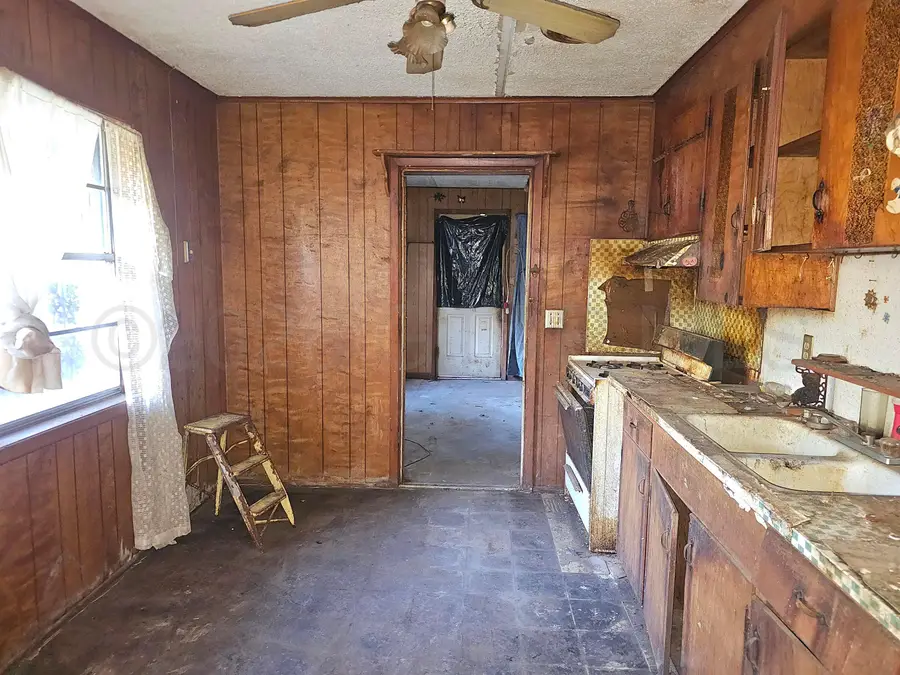 197 Smith, West Point, MS 39773 - #2
