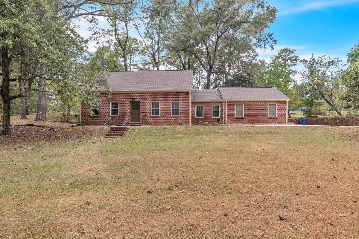 501 Pine Hill Dr, Aliceville, AL 35442 - #1
