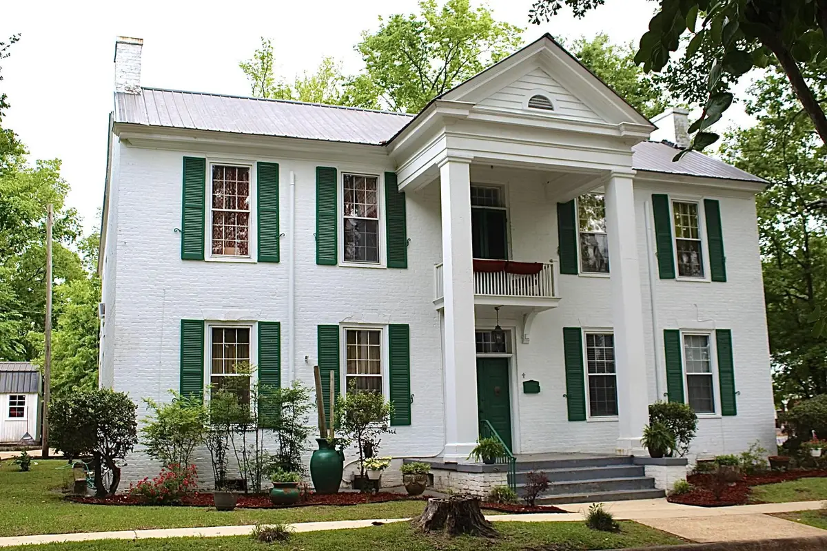 406 3rd St, Columbus, MS 39701 - #1