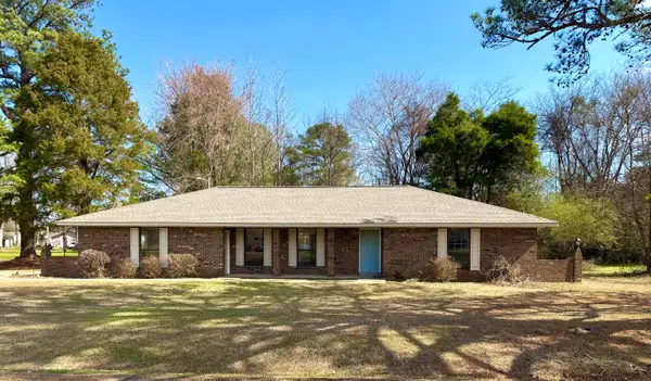 201 Dowdle, Columbus, MS 39702