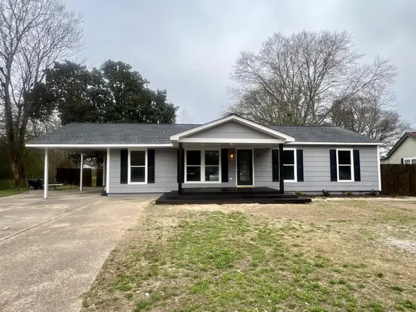 125 Robinwood Cir, Columbus, MS 39702