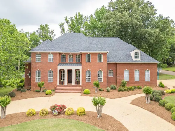 1112 Nottingham, Starkville, MS 39759