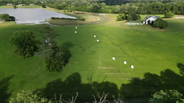 Lakeshore Dr, Starkville, MS 39759