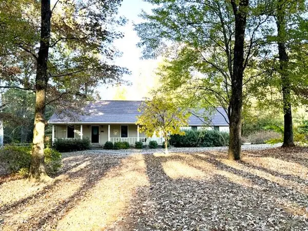 321 Pine Ridge Dr, Louisville, MS 39339