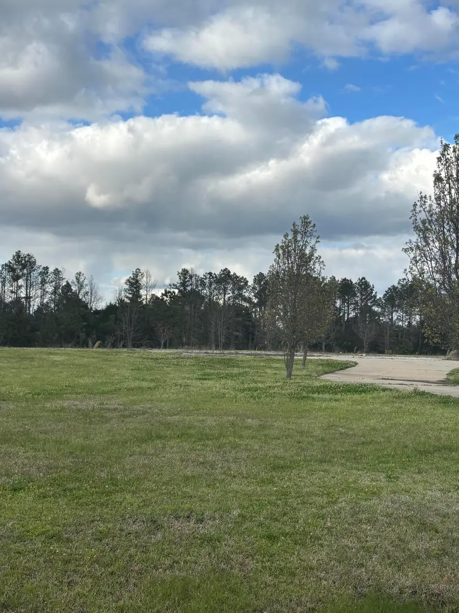 125 Mayfield Dr, West Point, MS 39773 - #3