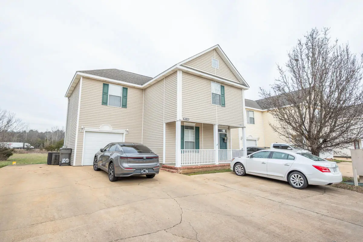 1093 St Andrews Ln, Starkville, MS 39759 - #1