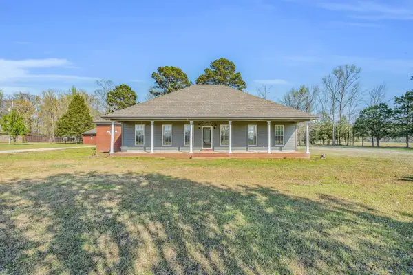 34 Cedar Pointe Dr, Caledonia, MS 39740