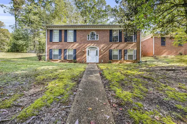 1526 Briarwood, Columbus, MS 39705